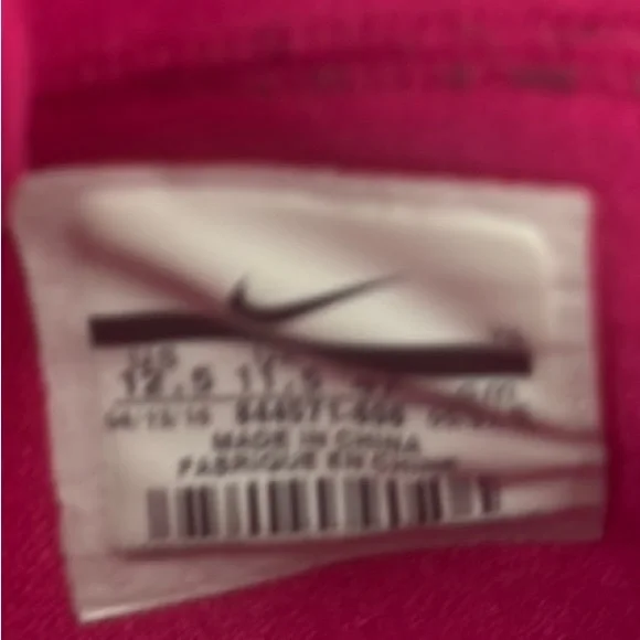 Nike Men’s Pink Basketball Sneakers with Black Logo Size 12.5 - Picture 2 of 5